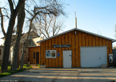 April picture of the US Post Office in Whitlash, Montana. Image is from the Whitlash, Montana Picture Tour.